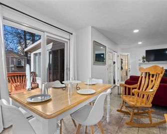 5br Retreat Nature And Access Laurel MD - Laurel - Dining room