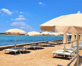 Hotel Lo Scoglio - Porto Cesareo - Beach