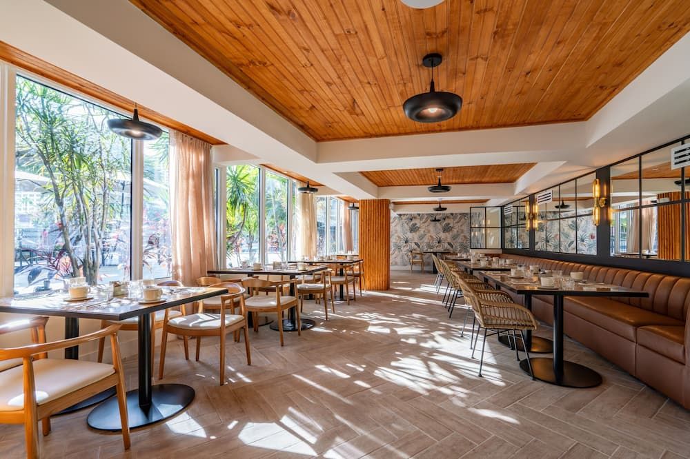 The Garden Hotel & Resort