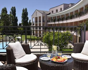 Hotel Isola Sacra Rome Airport - Fiumicino - Balcony