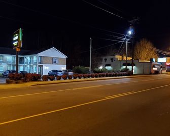 Elk Inn Motel - Elkin - Outdoors view
