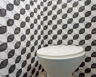 Hotel O Salsabila Homestay - Pasuruan - Bathroom