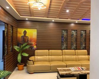 J N R Grand - Madanapalle - Lounge