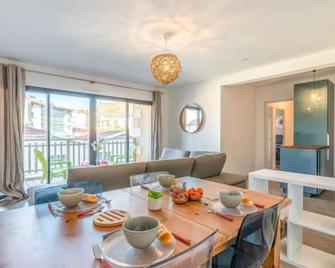Apartment Les Lauriers by Interhome - Lacanau - Dining room