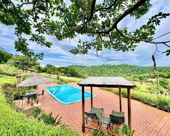 Hotel Fazenda Vale Alvorada - Cascavel - Piscina