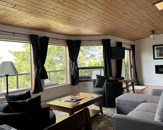 Armand Heights - Ganges - Sala de estar