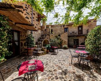 Albergo Diffuso Mannois - Orosei - Patio