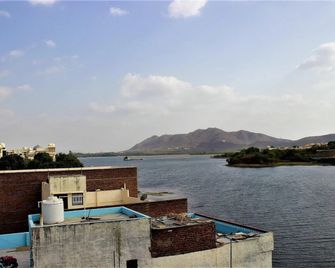 Rising Shemesh Home Stay - Udaipur