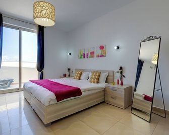 Cosy 1BR Penthouse close to the Promenade - Sliema - Bedroom