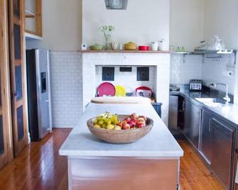 A Grand Mansion in Yarraville with off street parking - Footscray - Kitchen