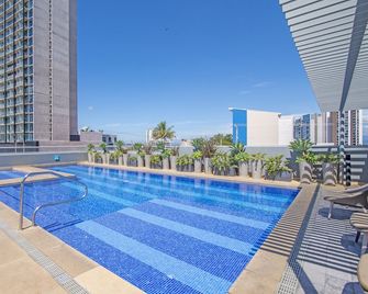 Classy Apartment w/ King Bed Close to Airports - San José - Piscina