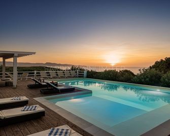 Villa La Bitta - Badesi - Piscina