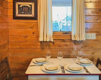 Cabin steps to Lake|In town|5 min to RMNP/Elk Run - Grand Lake - Dining room