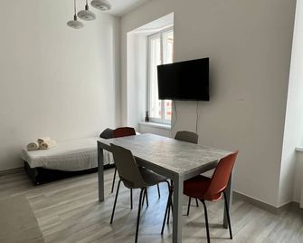 Luxury apartment + garage - Trieste - Yemek odası