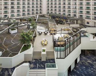 2 Connecting Suites with One Bed and One Sofabed at a 4 Star Hotel by Suiteness - Burlingame - Restaurant