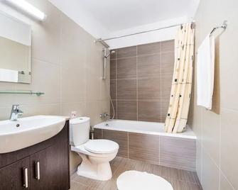 Mythical Sands Resort - פאראלימני - חדר רחצה