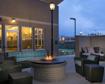 Residence Inn by Marriott Kansas City at the Legends - Kansas City - Patio