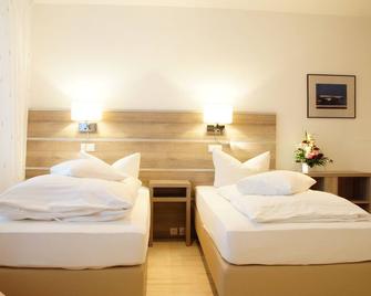 Hotel Spitzenpfeil - Michelau - Camera da letto