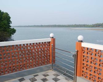 Reunion Ocean Tides- Room111 - Beach Cottages - Udupi - Balcony