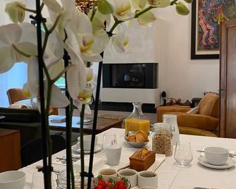 Chambres d'Hôtes En Aparté - טולוז - חדר אוכל