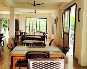 Kalimpong Bungalow - Kālimpong - Restaurant