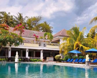 Puri Saron Senggigi Hotel - Senggigi - Piscina