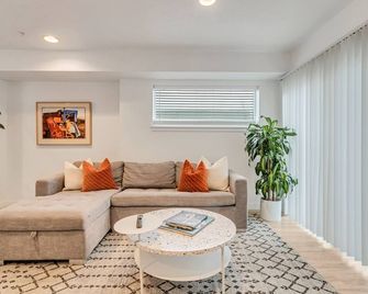 Lcf - Downtown Slc Townhome - King+queen+sofa - 2.5ba - Garage - סולט לייק סיטי - סלון