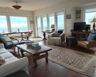 5 Bedroom Bolinas Getaway w/ Unmatched Coastal View - Bolinas - Sala de estar