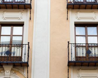 Pension Logroño - Logroño - Balcony