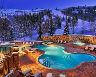 سانت ريجيس ديير فالي - بارك ستي - حوض السباحة