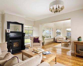 Luxury Lodges in Doolin Village with Hot Tubs - Doolin - Living room