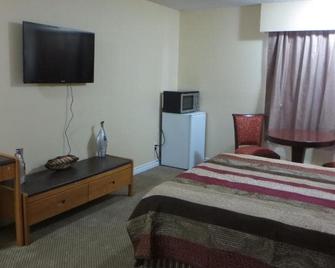 Vanderhoof Inn - Vanderhoof - Bedroom