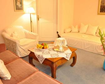 Hotel Garni Kristinenhof - Bad Zwischenahn - Вітальня