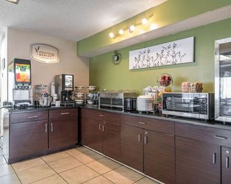 Quality Inn Kansas City International Airport - Kansas City - Buffet