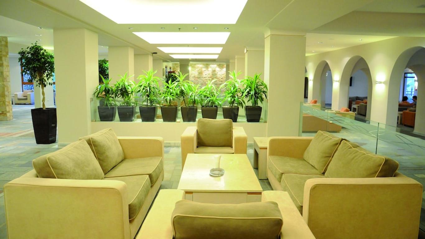 Porto Bello Beach Hotel