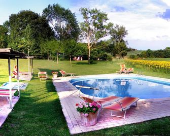 Agriturismo Fattoria Santa Vittoria - Pozzo