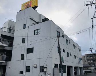 Guesthouse & Hotel Ra Kagoshima - Kagoshima - Building