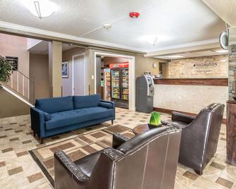 Magnuson Hotel Detroit Airport - Romulus - Recepción