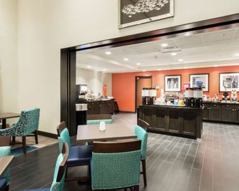 هامبتون ان اند سويتس أورلاندو نير سي وورلد - أورلاندو - مطعم