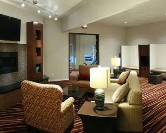 Experience the elegance of Sedona Springs Resort, 1-bedroom suite with a loft. - Sedona - Lounge