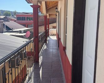 Hotel Puesta del Sol - Creel - Parveke