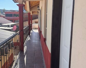 Hotel Puesta del Sol - Creel - Balkon