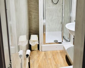 Carnson House - Penzance - Baño