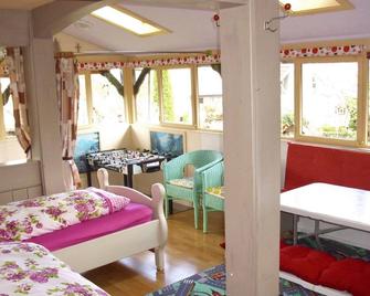 Beautiful Apartment in a Black Forest House With Conservatory - Bernau im Schwarzwald - Huiskamer