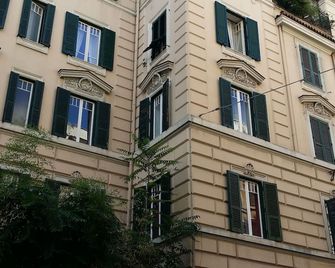 La Breccia A Porta Pia - רומא - בניין