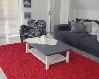 Moderne Fewo Seeidyll 3 Seen 2 Boote - Crivitz - Wohnzimmer