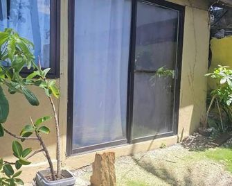 Oceanfront Guest House - Puerto Galera - Outdoor view