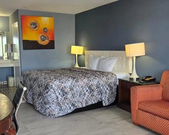 Deluxe Inn Airport - McAllen - Bedroom