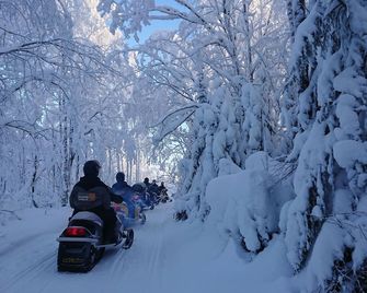 Varjola Holiday Center - Laukaa