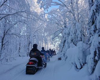 Varjola Holiday Center - Laukaa